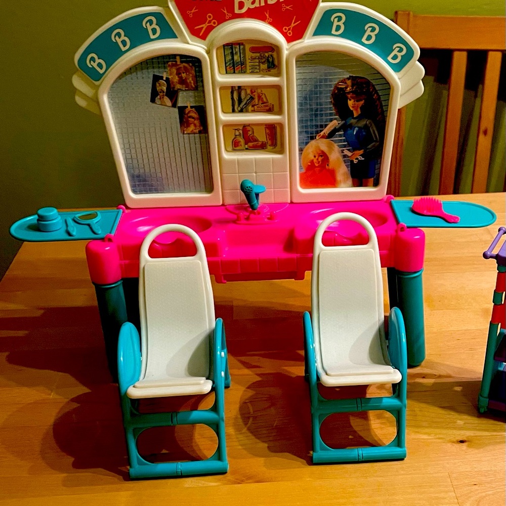 Vintage Barbie Hair Salon